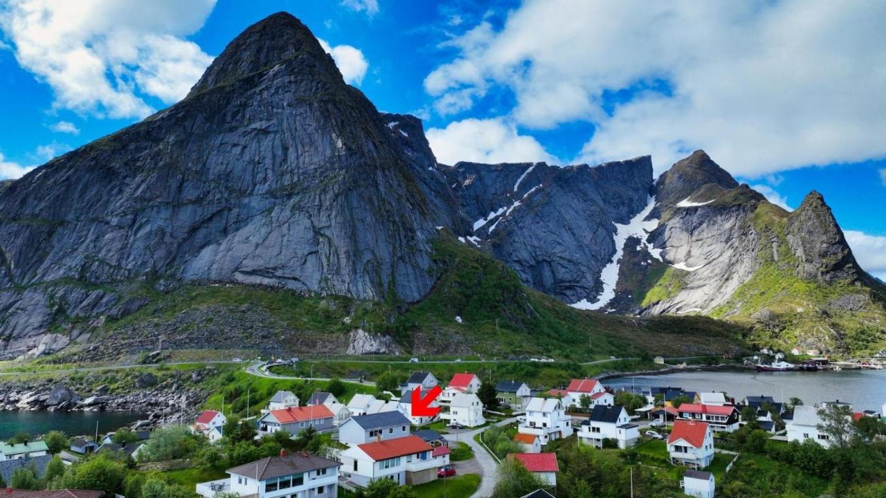 House In The Heart Of Lofoten With Spectacular View Reine Esterno foto