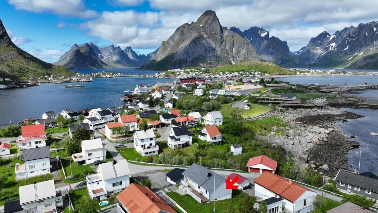 House In The Heart Of Lofoten With Spectacular View Reine Esterno foto