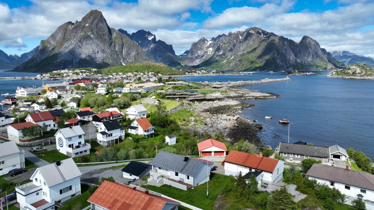 House In The Heart Of Lofoten With Spectacular View Reine Esterno foto